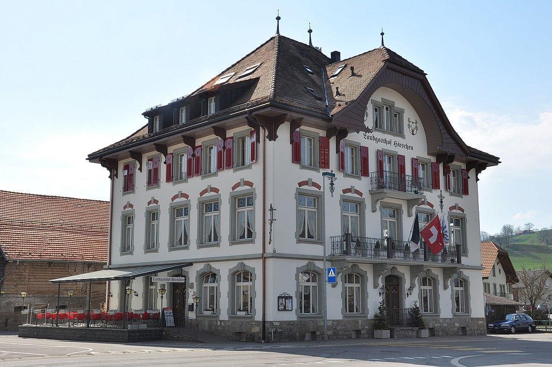 Hotel Hirschen Plaffeien Bagian luar foto